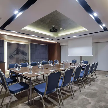 Hilton Garden 4* Γιάλοβα