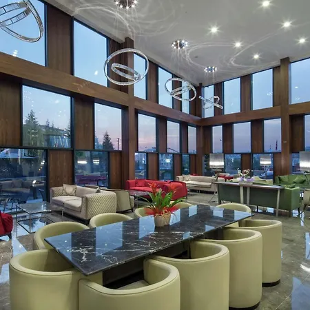 Hilton Garden Hotel 4*