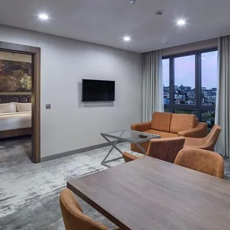 Hilton Garden 4*