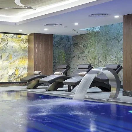 Hilton Garden 4*