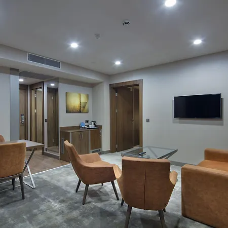 Hilton Garden 4*