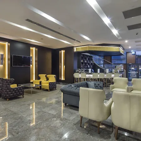 Hilton Garden Hotel 4*