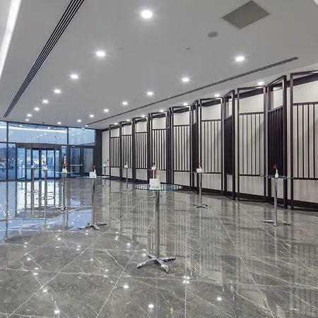 Hilton Garden Hotel 4*