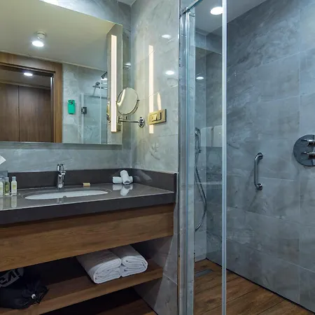 Hilton Garden 4*
