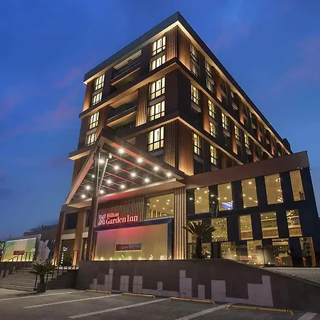 Hilton Garden Γιάλοβα