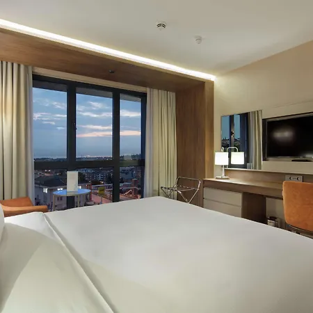 Hilton Garden מלון ילובה