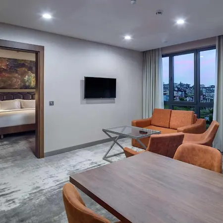 מלון Hilton Garden 4*