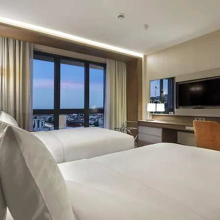 Hilton Garden 4* ילובה