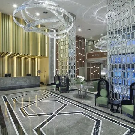 מלון Hilton Garden