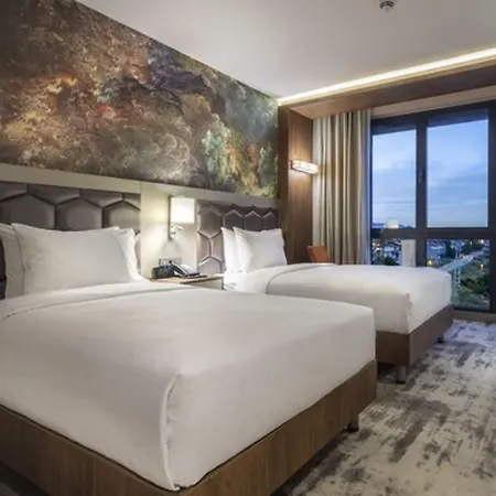 Hilton Garden 4*