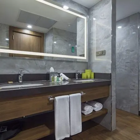 Hilton Garden מלון