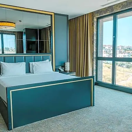 Hilton Garden Hotel 4*